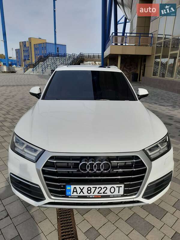 Позашляховик / Кросовер Audi Q5 2017 в Харкові