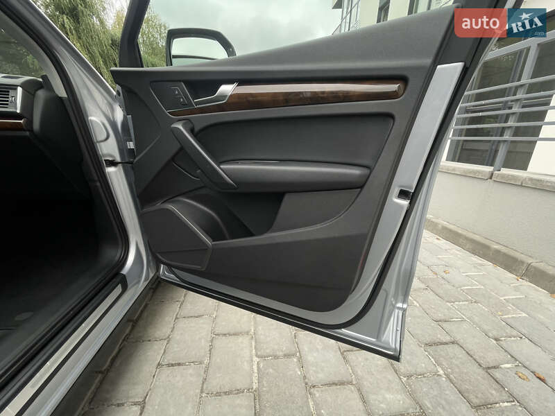 Внедорожник / Кроссовер Audi Q5 2018 в Ровно