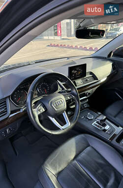 Позашляховик / Кросовер Audi Q5 2019 в 