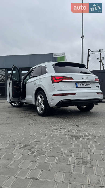 Позашляховик / Кросовер Audi Q5 2022 в Києві