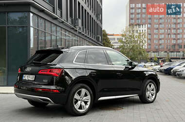 Внедорожник / Кроссовер Audi Q5 2018 в 