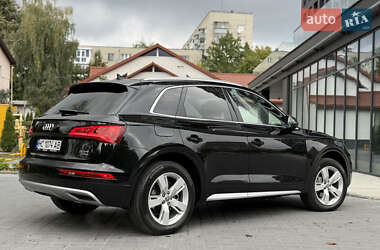 Внедорожник / Кроссовер Audi Q5 2018 в 