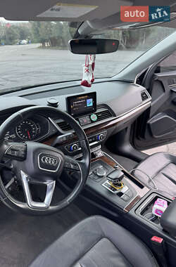 Внедорожник / Кроссовер Audi Q5 2017 в 