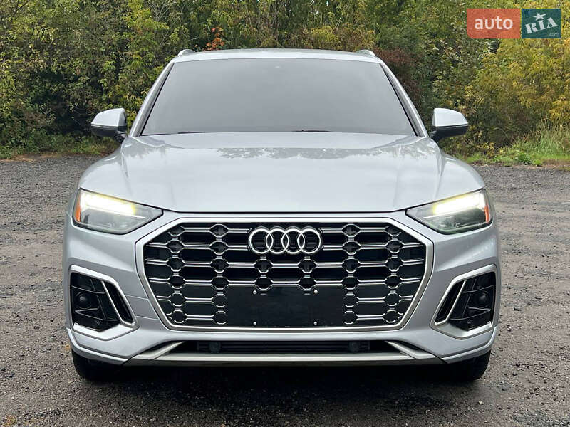 Внедорожник / Кроссовер Audi Q5 2021 в Киеве