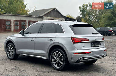 Позашляховик / Кросовер Audi Q5 2021 в 