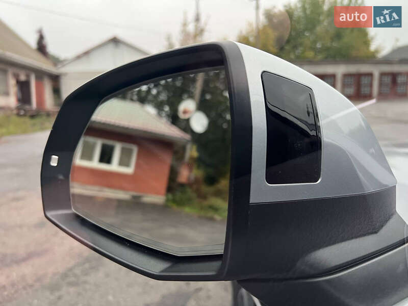 Внедорожник / Кроссовер Audi Q5 2021 в Киеве