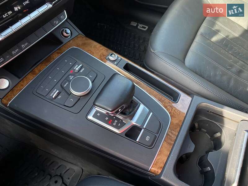 Внедорожник / Кроссовер Audi Q5 2017 в Львове