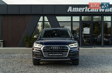 Внедорожник / Кроссовер Audi Q5 2018 в 
