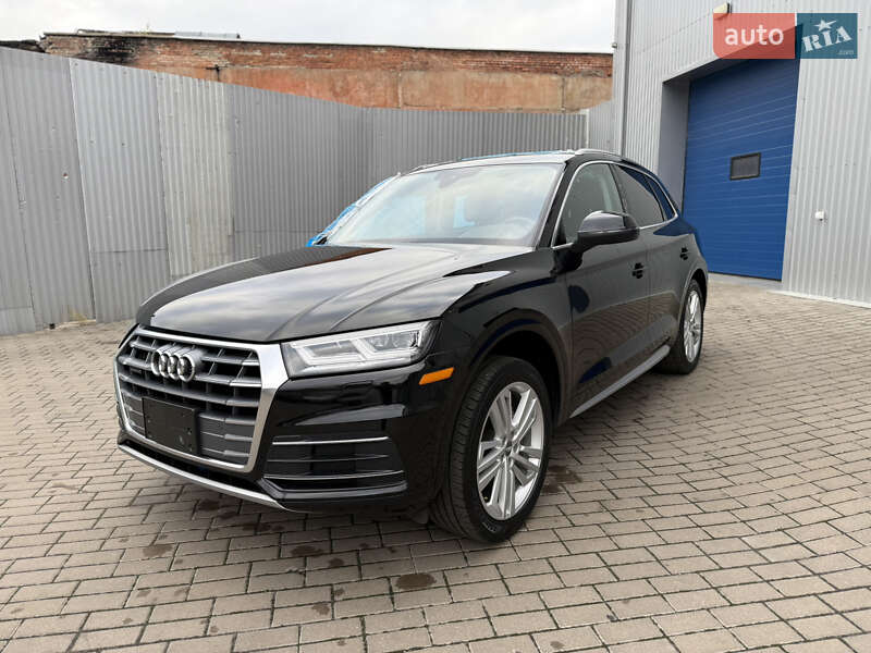 Позашляховик / Кросовер Audi Q5 2019 в 