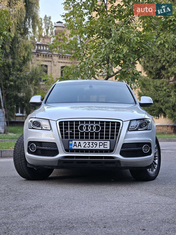 Внедорожник / Кроссовер Audi Q5 2010 в Киеве