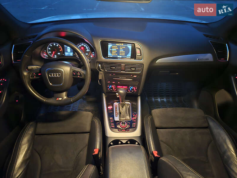 Внедорожник / Кроссовер Audi Q5 2010 в Киеве