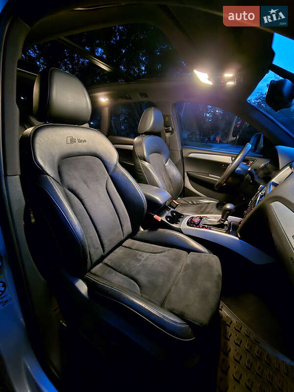Внедорожник / Кроссовер Audi Q5 2010 в Киеве