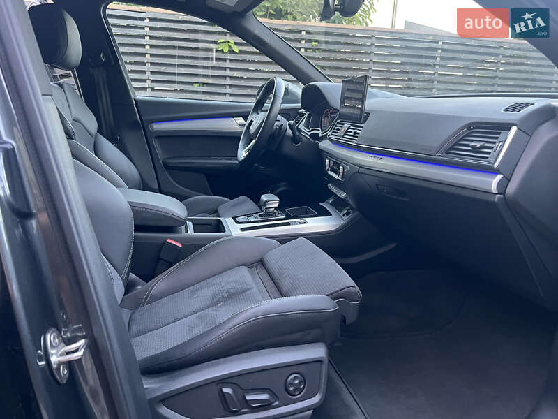 Позашляховик / Кросовер Audi Q5 2021 в Києві