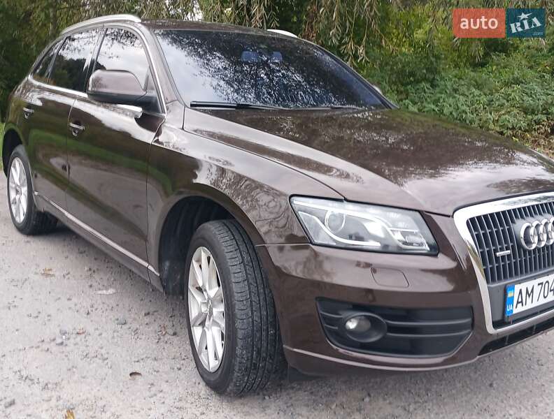 Позашляховик / Кросовер Audi Q5 2011 в Звягелі