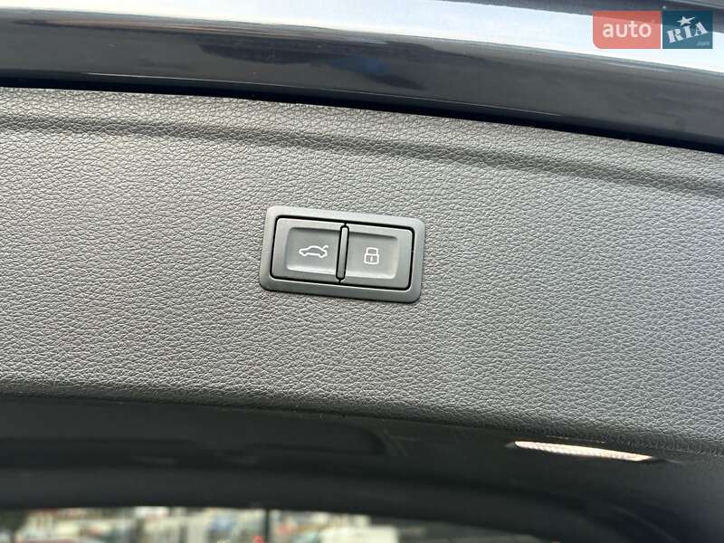 Внедорожник / Кроссовер Audi Q5 2023 в Киеве