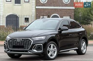 Внедорожник / Кроссовер Audi Q5 2021 в 