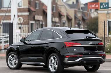 Внедорожник / Кроссовер Audi Q5 2021 в 