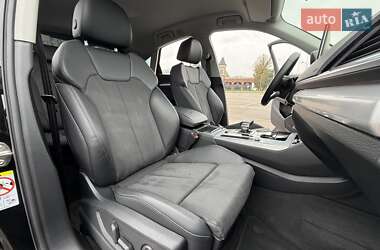 Внедорожник / Кроссовер Audi Q5 2021 в 