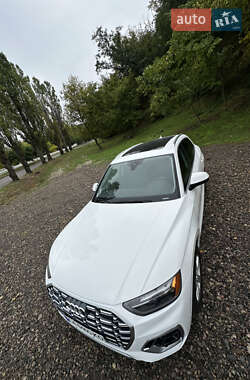 Внедорожник / Кроссовер Audi Q5 2021 в 