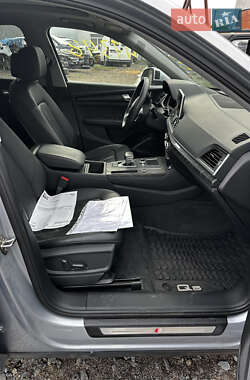 Позашляховик / Кросовер Audi Q5 2020 в 