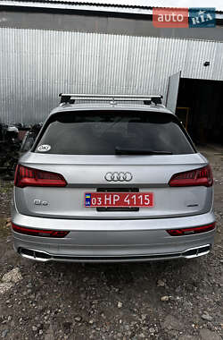 Позашляховик / Кросовер Audi Q5 2020 в 