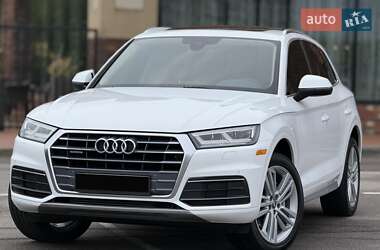 Внедорожник / Кроссовер Audi Q5 2018 в 