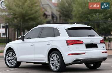 Внедорожник / Кроссовер Audi Q5 2018 в 