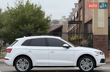 Внедорожник / Кроссовер Audi Q5 2018 в 