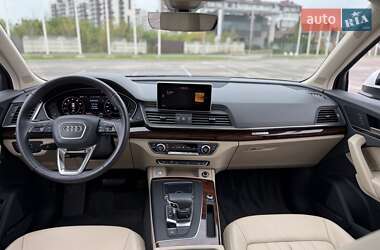 Внедорожник / Кроссовер Audi Q5 2018 в 