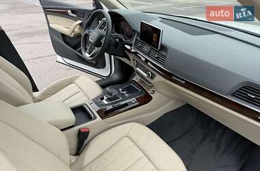 Внедорожник / Кроссовер Audi Q5 2018 в 