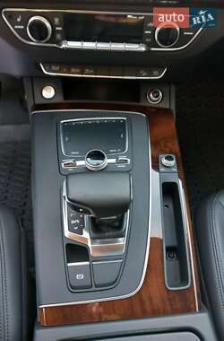 Внедорожник / Кроссовер Audi Q5 2017 в 