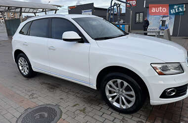Позашляховик / Кросовер Audi Q5 2016 в 
