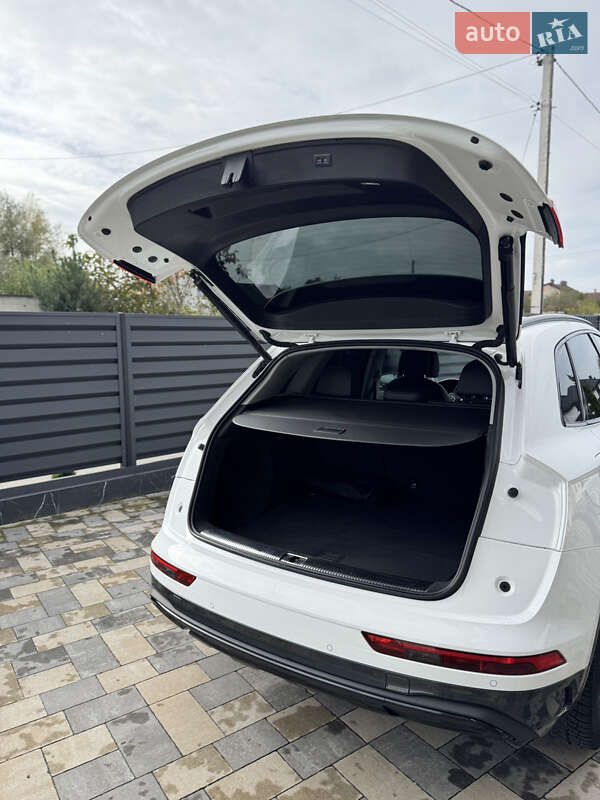 Внедорожник / Кроссовер Audi Q5 2021 в Львове