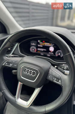 Внедорожник / Кроссовер Audi Q5 2021 в 