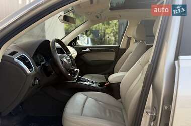 Позашляховик / Кросовер Audi Q5 2015 в 