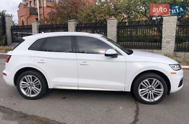 Внедорожник / Кроссовер Audi Q5 2018 в 