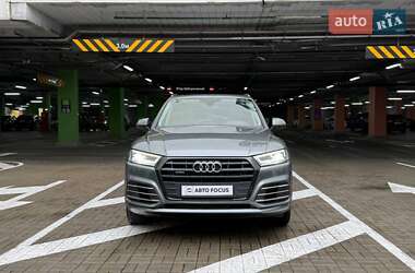 Внедорожник / Кроссовер Audi Q5 2018 в 