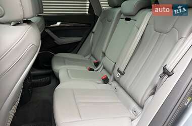 Внедорожник / Кроссовер Audi Q5 2018 в 