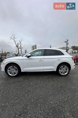Внедорожник / Кроссовер Audi Q5 2018 в 