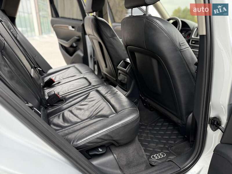 Внедорожник / Кроссовер Audi Q5 2010 в Тернополе
