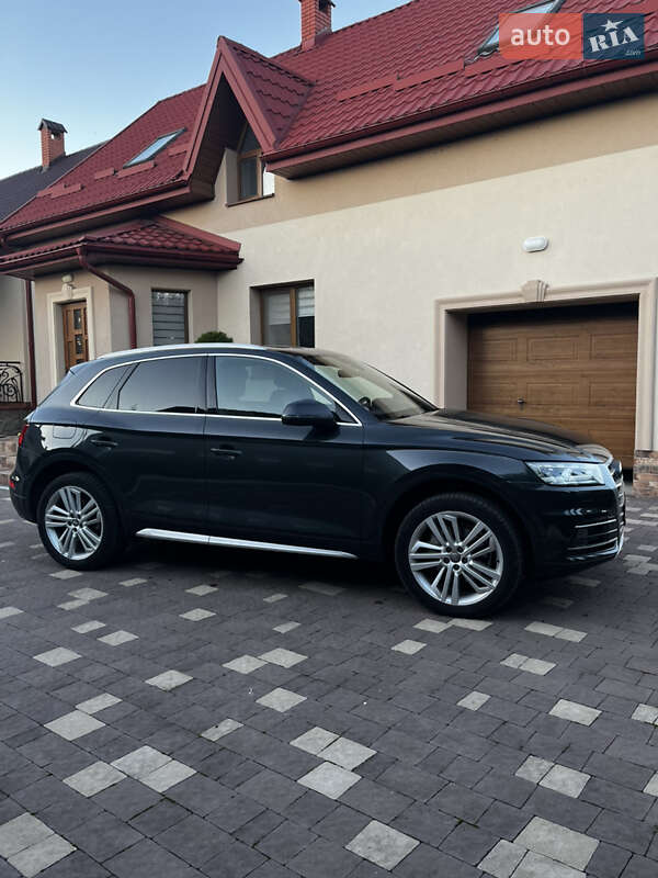Позашляховик / Кросовер Audi Q5 2017 в Львові