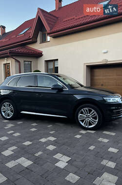 Внедорожник / Кроссовер Audi Q5 2017 в 