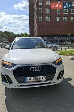 Позашляховик / Кросовер Audi Q5 2021 в 