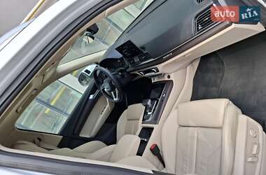 Позашляховик / Кросовер Audi Q5 2021 в 
