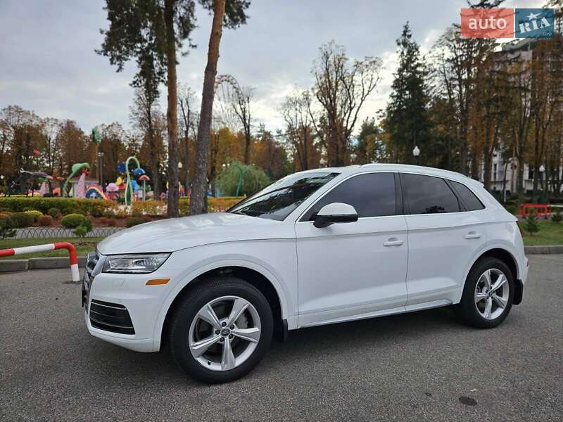 Позашляховик / Кросовер Audi Q5 2017 в Києві