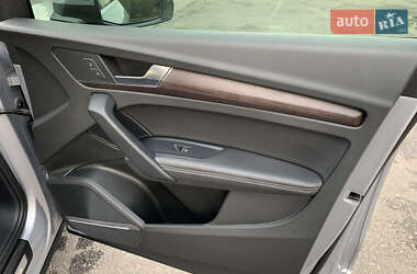 Внедорожник / Кроссовер Audi Q5 2021 в 