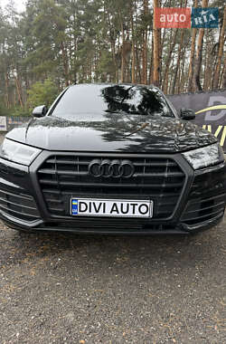 Позашляховик / Кросовер Audi Q5 2019 в 