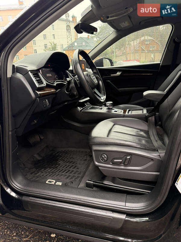 Позашляховик / Кросовер Audi Q5 2019 в Києві