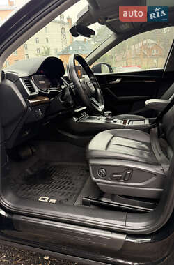 Позашляховик / Кросовер Audi Q5 2019 в 