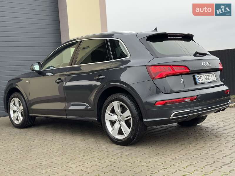 Внедорожник / Кроссовер Audi Q5 2017 в Стрые